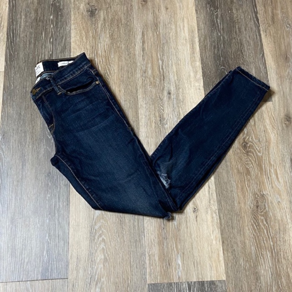 FRAME Denim Le Skinny De Jeanne Distressed Jean 26